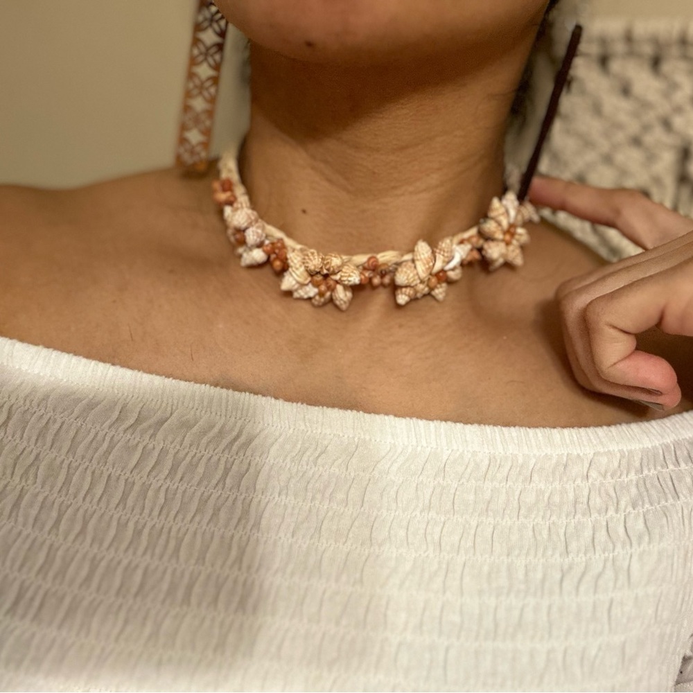 Shell necklace - Picture 2 of 4
